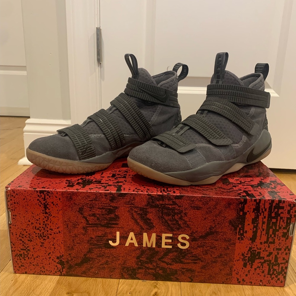 NIKE LEBRON SOLDIER 11’s - DARK GREY - SIZE 10.5 - ORIGINAL BOX